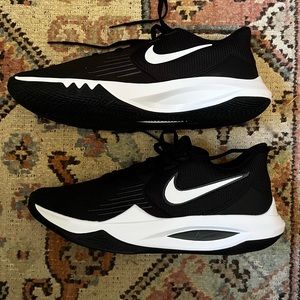 Brand new. Never used

We have 2 pairs

Size 11

Shoe box has wear